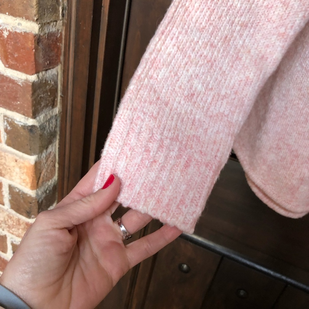 ✨ Brand New Ladies Soft Pink Sweater✨ - Picture 7 of 8